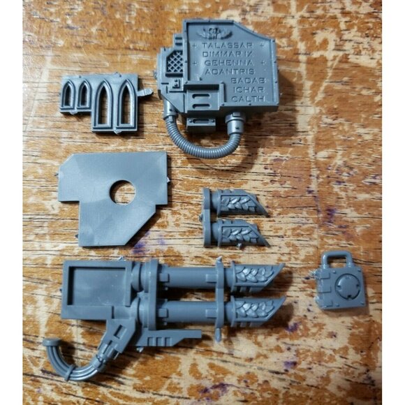 Warhammer 40K Space Marine Bits Venerable Dreadnought Engraved Lascannon W/Arm - Picture 3 of 3